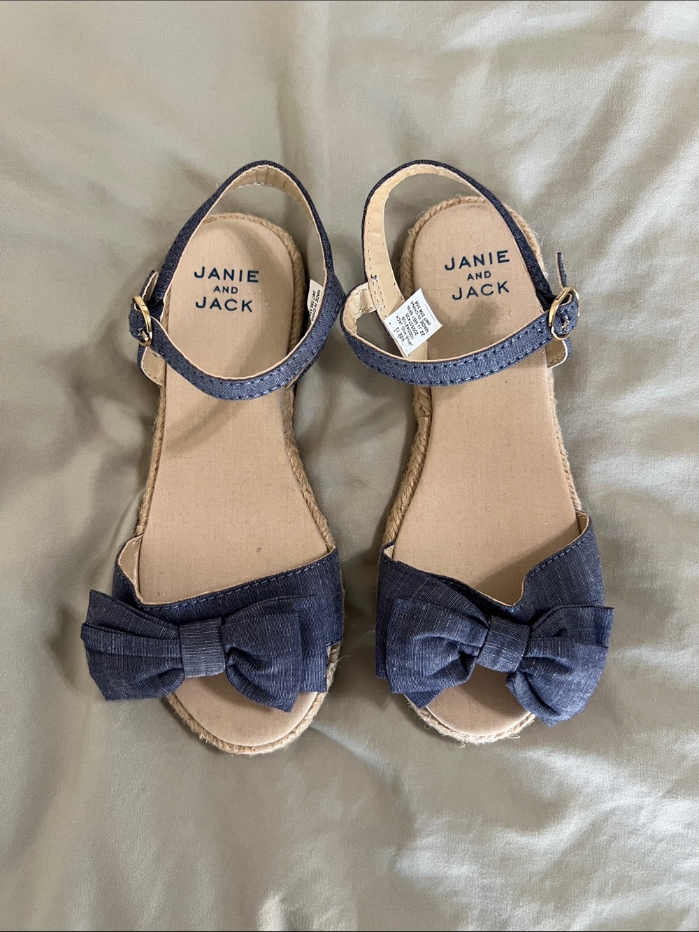 Janie and Jack - Girl’s Navy & Tan Bow Espadrille Sandals - Size 13 (NWOT)